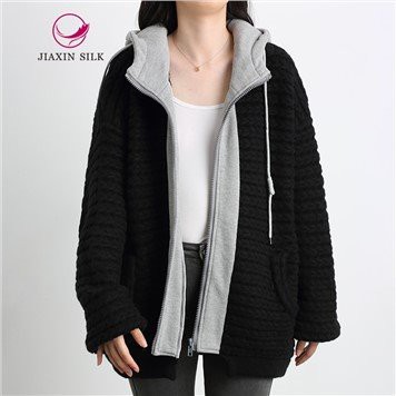 Jaket Bertudung Tenun Bersama Mengait Hitam